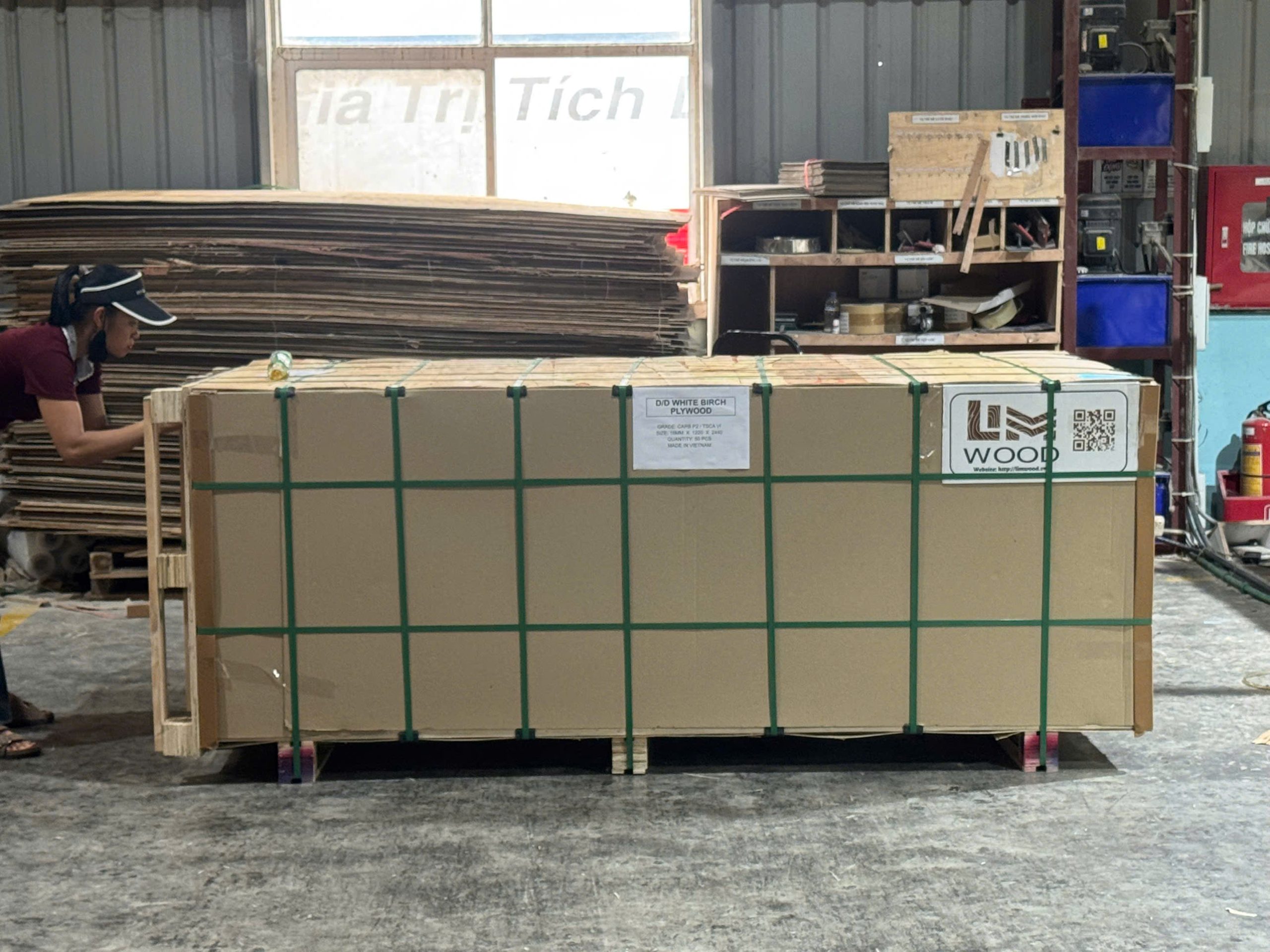 WHITE BIRCH PLYWOOD
